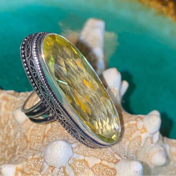 Sparkly Yellow Citrine elongated faceted cut statement Ring - Picture 5 of 9